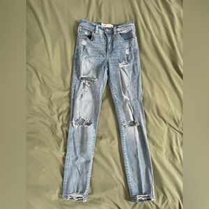 Distressed/ripped denim (Garage)